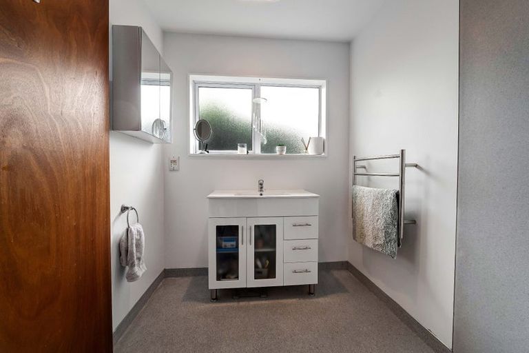 Photo of property in 20 Tukapa Street, Westown, New Plymouth, 4310