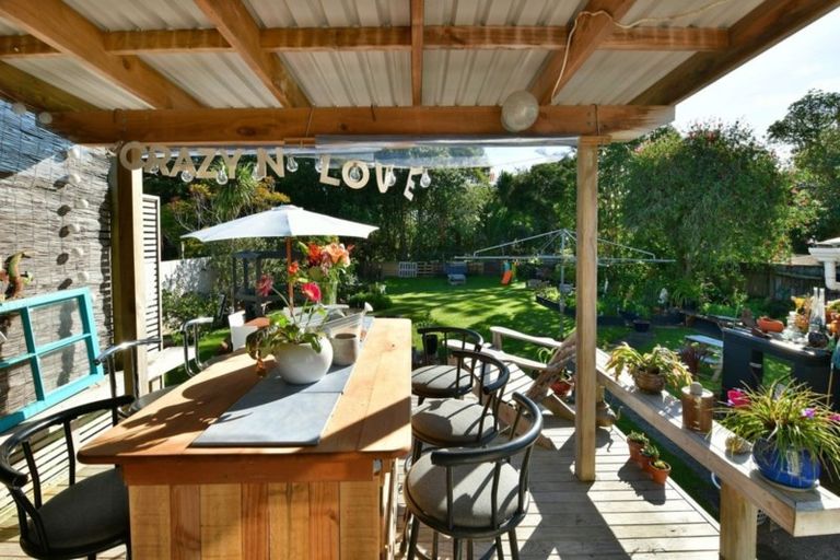 Photo of property in 122 Brightside Road, Stanmore Bay, Whangaparaoa, 0932