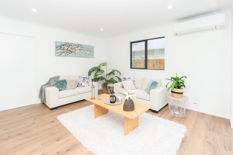 Photo of property in 1/4 Marama Street, Castor Bay, Auckland, 0620