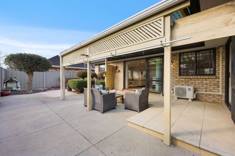 Photo of property in 16 Erceg Way, Rosehill, Papakura, 2113