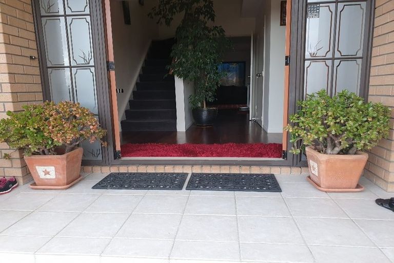 Photo of property in 14 San Domingo Rise, Henderson, Auckland, 0612