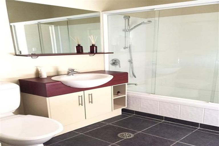 Photo of property in Atrium Towers, 8f/154 The Terrace, Wellington Central, Wellington, 6011