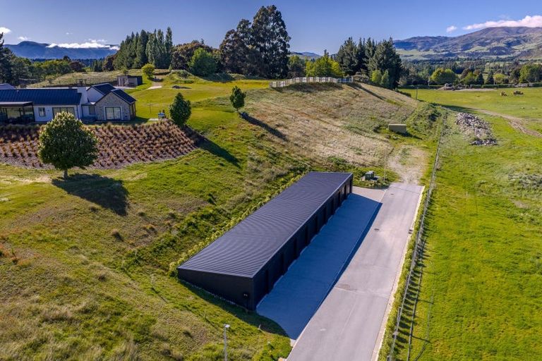 Photo of property in 16 Ranch Terrace, Wanaka, 9382