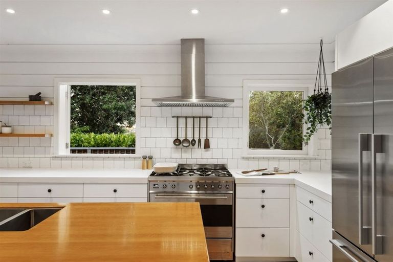 Photo of property in 49 Maritime Terrace, Birkenhead, Auckland, 0626