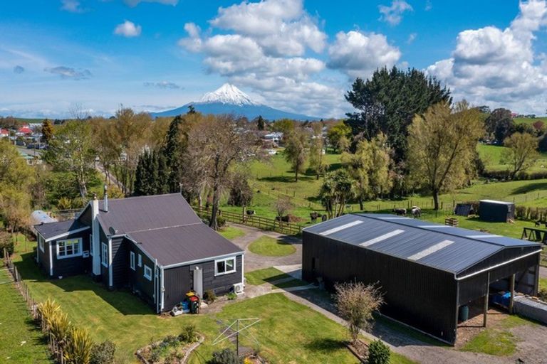 Photo of property in 2 Tayler Street, Eltham, 4322