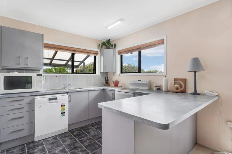 Photo of property in 58b Mirrabooka Avenue, Botany Downs, Auckland, 2010