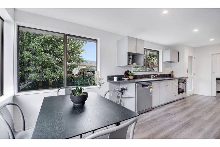 Photo of property in 70 Orrick Crescent, Avondale, Christchurch, 8061