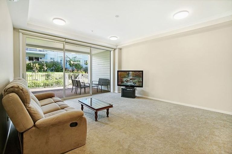 Photo of property in 217 Hibiscus Drive, Orewa, 0931