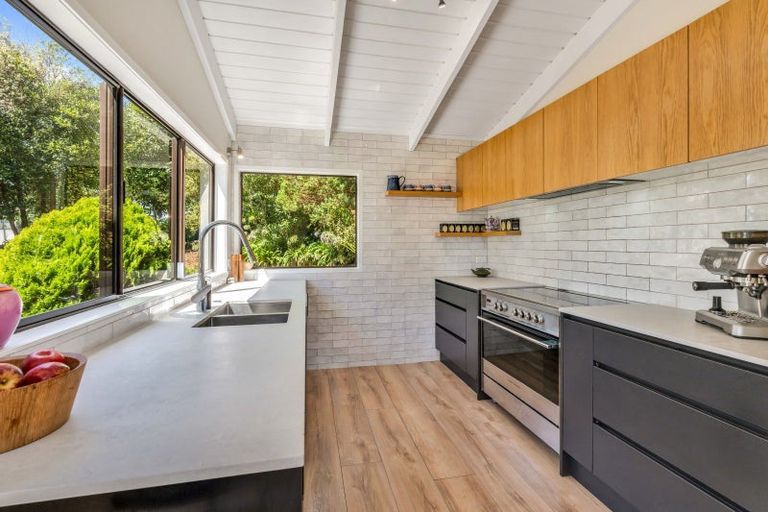 Photo of property in 190 Sandspit Road, Shelly Park, Auckland, 2014