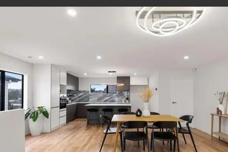 Photo of property in 166b Rathgar Road, Henderson, Auckland, 0610