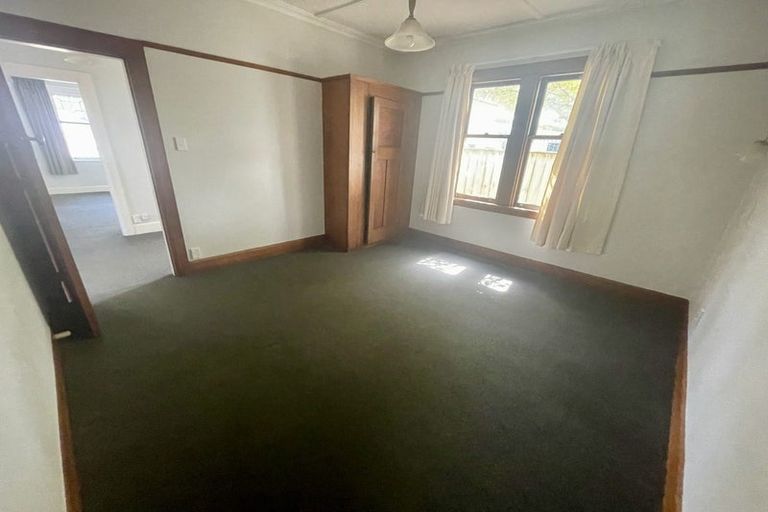 Photo of property in 23 Severn Street, Island Bay, Wellington, 6023