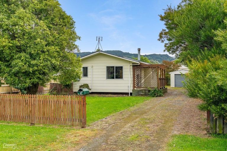 Photo of property in 38 Waite Street, Featherston, 5710