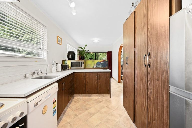 Photo of property in 73 Oakfield Crescent, Pukete, Hamilton, 3200