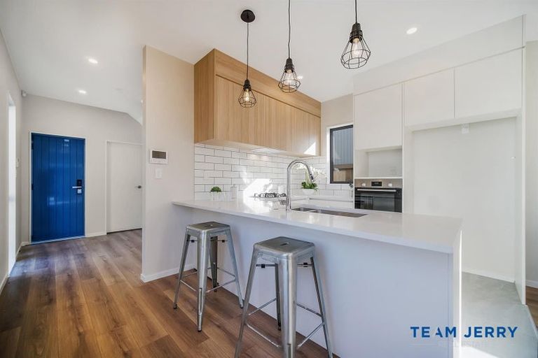 Photo of property in 67 Whare Kauri Road, Papakura, 2110