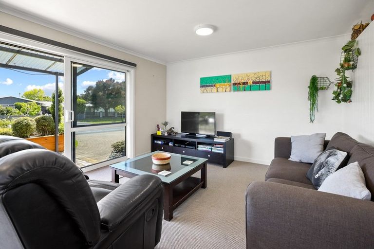 Photo of property in 1 Morrow Avenue, St Andrews, Hamilton, 3200