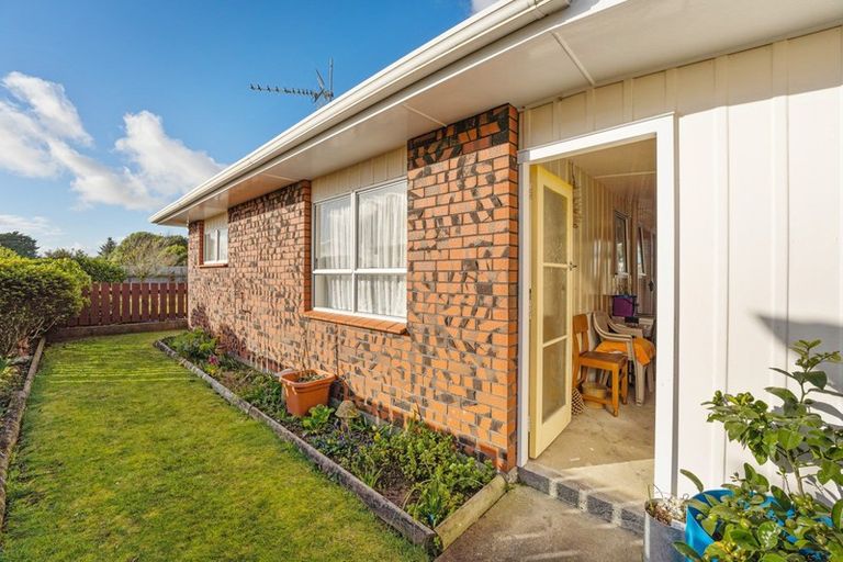 Photo of property in 2a Chartwell Drive, Eltham, 4322