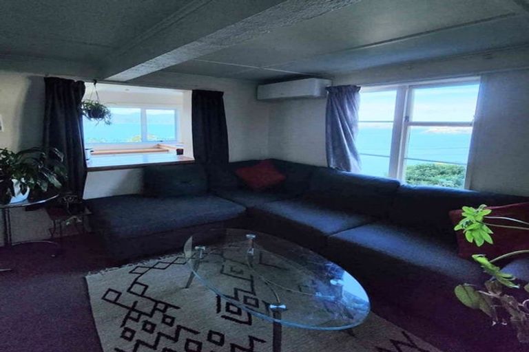 Photo of property in 106 Nicholson Road, Khandallah, Wellington, 6035