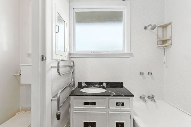 Photo of property in 70 Daniels Road, Redwood, Christchurch, 8051