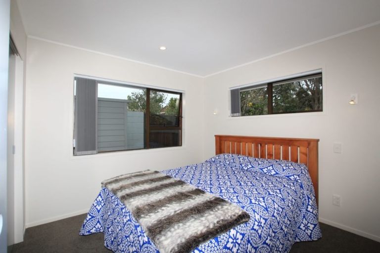 Photo of property in 2/11 Taharoto Road, Takapuna, Auckland, 0622