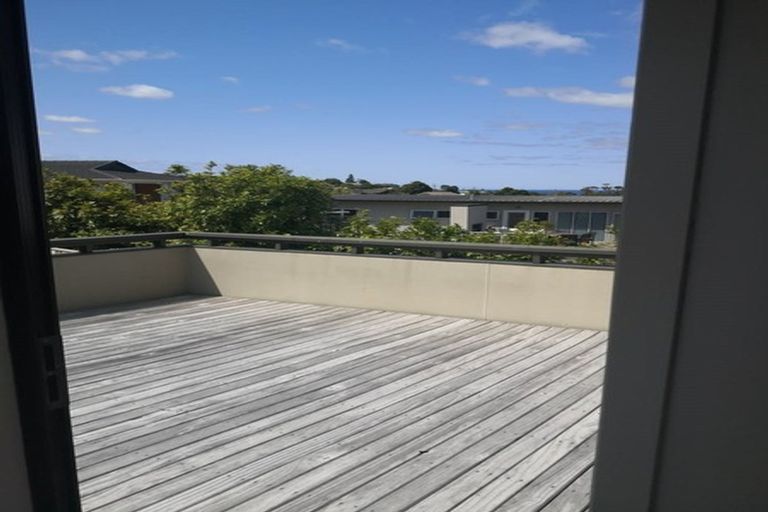 Photo of property in 2/8 Theodora Place, Mairangi Bay, Auckland, 0630