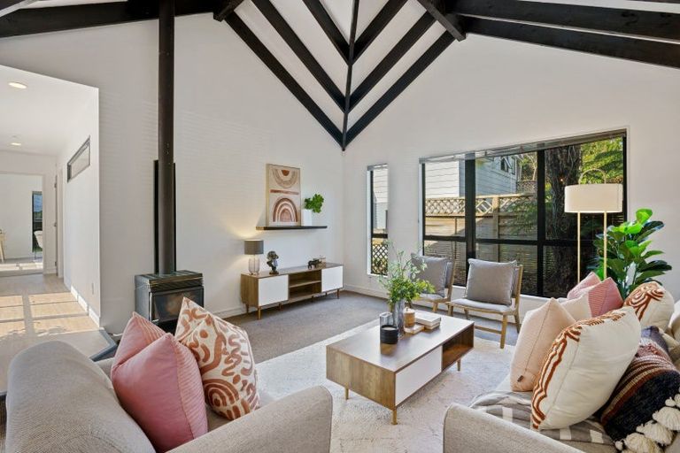 Photo of property in 18 Makora Road, Otaihanga, Paraparaumu, 5036