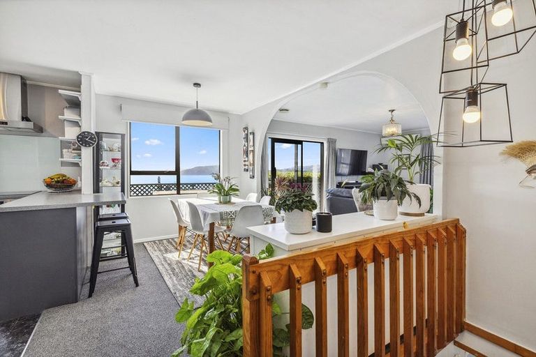 Photo of property in 5 Tikati View, Titahi Bay, Porirua, 5022
