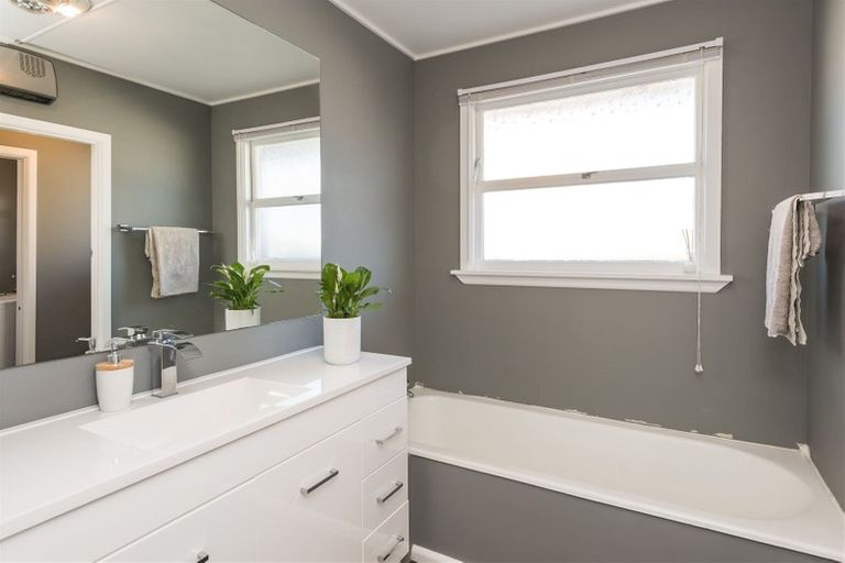 Photo of property in 42 Whitefield Street, Kaiapoi, 7630