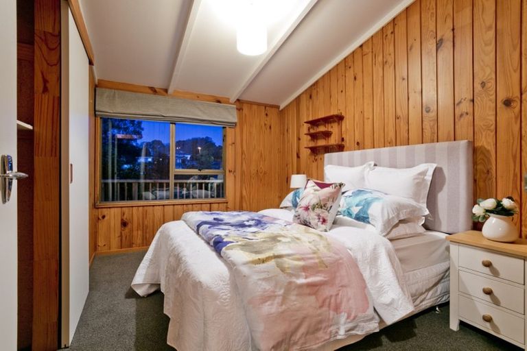 Photo of property in 69 Peach Road, Glenfield, Auckland, 0629