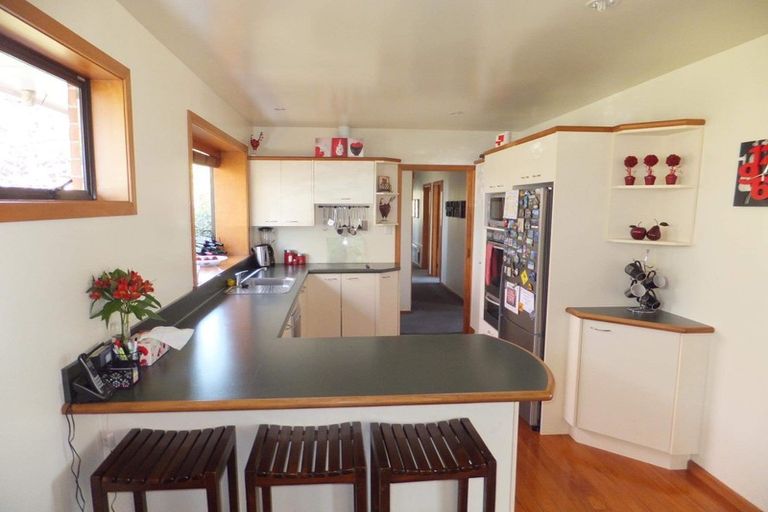 Photo of property in 22 Liverton Crescent, Bishopdale, Christchurch, 8053