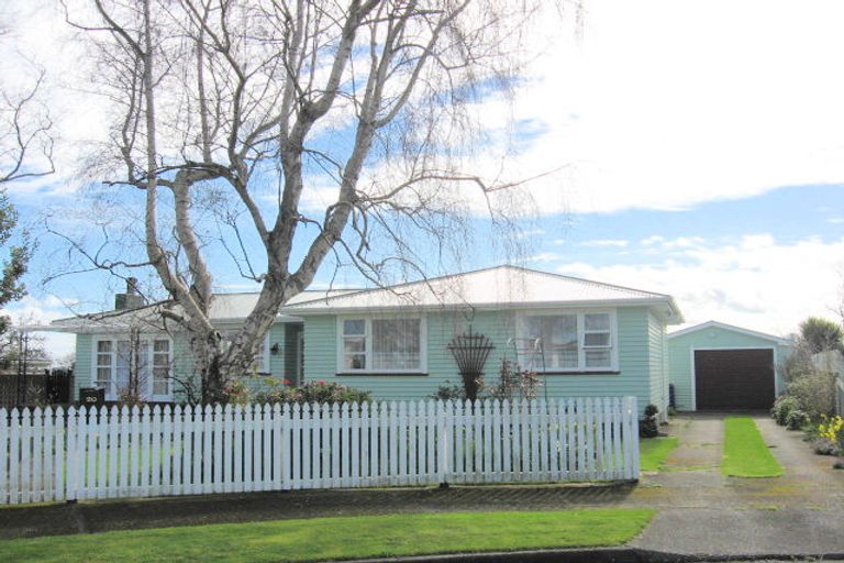 Photo of property in 20 Mersey Street, Levin, 5510