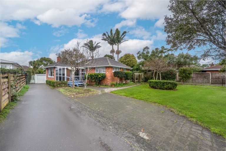 Photo of property in 56 Botany Road, Botany Downs, Auckland, 2010