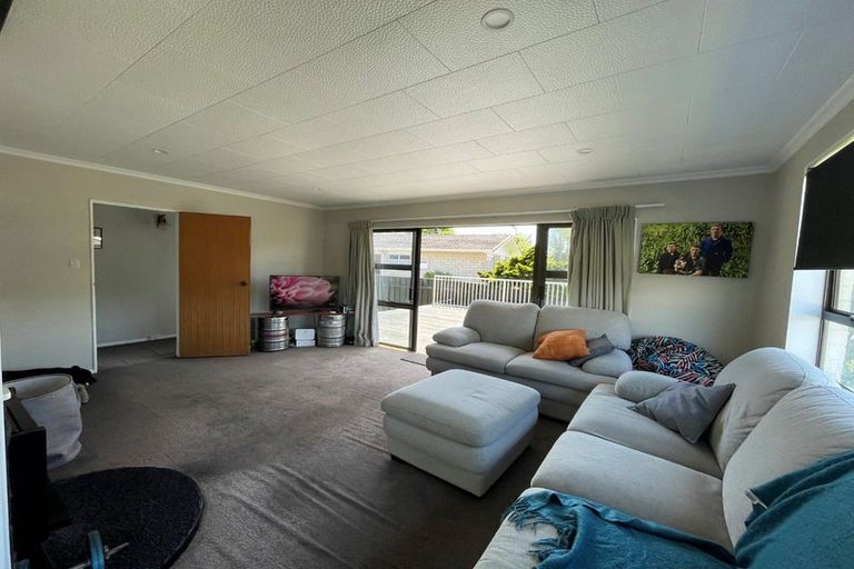 Photo of property in 79 Riversdale Drive, Merrilands, New Plymouth, 4312