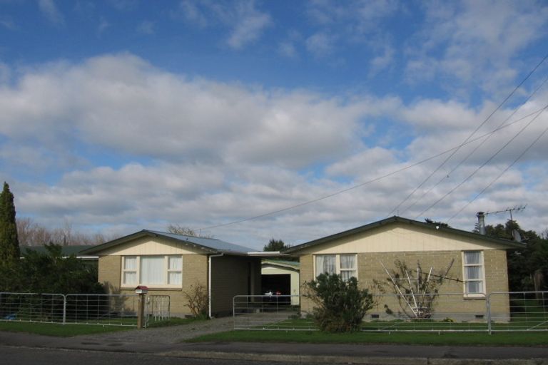 Photo of property in 74 Brandon Street, Featherston, 5710