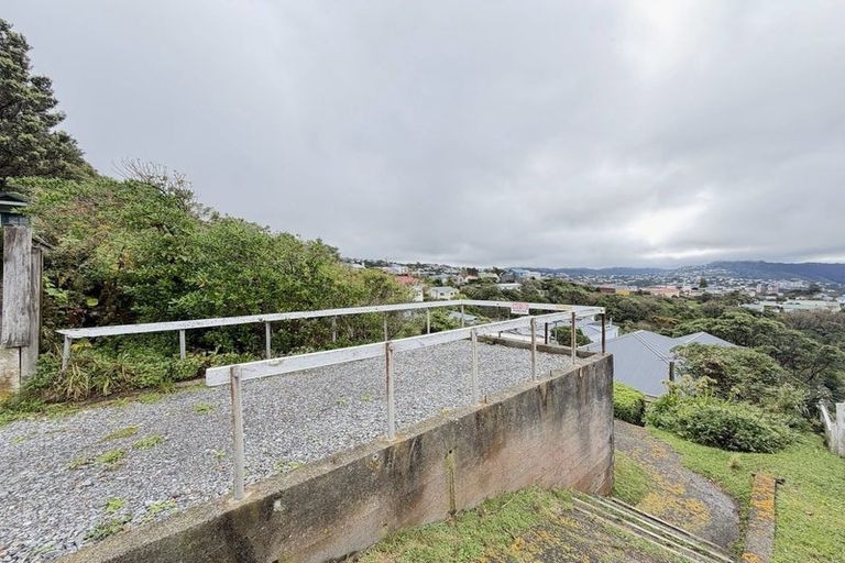 Photo of property in 37 Connaught Terrace, Brooklyn, Wellington, 6021