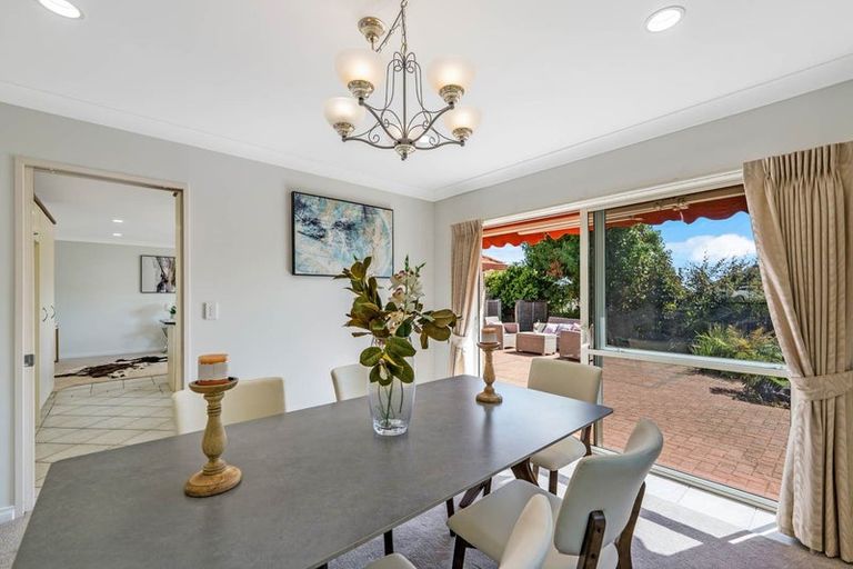 Photo of property in 10 Limerick Place, Dannemora, Auckland, 2016