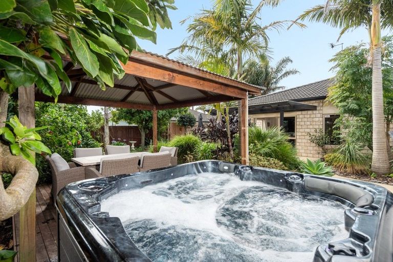 Photo of property in 24 Oreti Crescent, Papamoa Beach, Papamoa, 3118