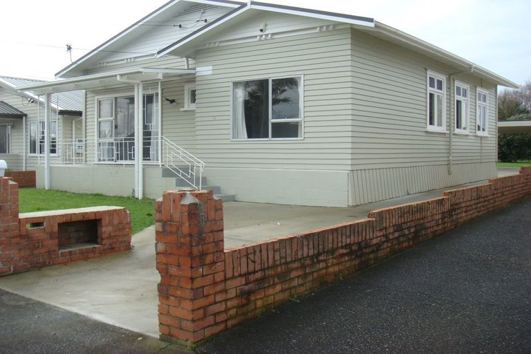 Photo of property in 25 Hawea Road, Point Chevalier, Auckland, 1022