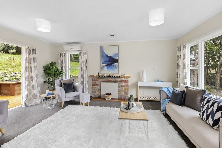 Photo of property in 9 Lane Crescent, Tawa, Wellington, 5028