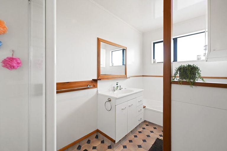 Photo of property in 26 Balloch Street, Fairfield, Hamilton, 3214