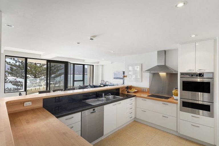 Photo of property in 11/310 Oriental Parade, Oriental Bay, Wellington, 6011