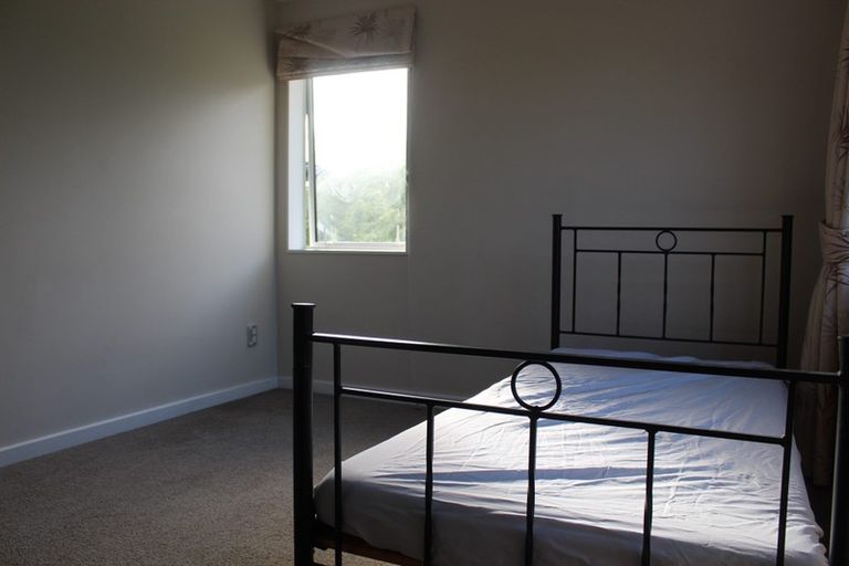 Photo of property in 9 Keating Rise, Northcross, Auckland, 0632