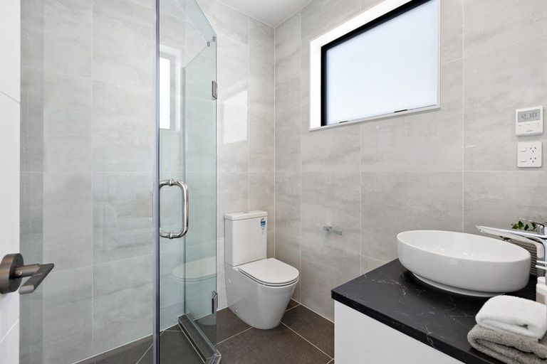 Photo of property in 28 Takurua Terrace, Orewa, 0931