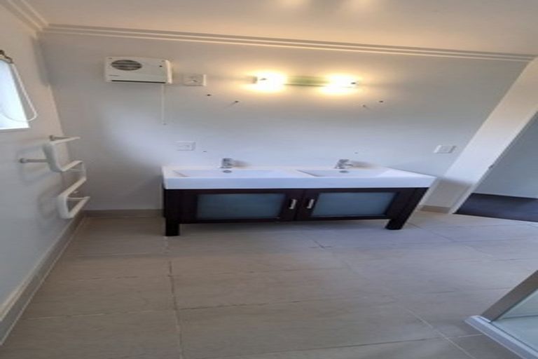 Photo of property in 99 Pemberton Avenue, Bayview, Auckland, 0629