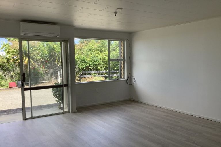 Photo of property in 2/2 Ruataniwha Street, Waipawa, 4210