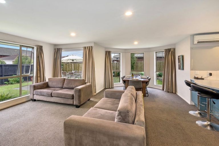 Photo of property in 433 Mairehau Road, Parklands, Christchurch, 8083