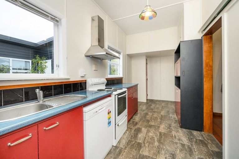Photo of property in 17 Haydon Street, Roslyn, Palmerston North, 4414