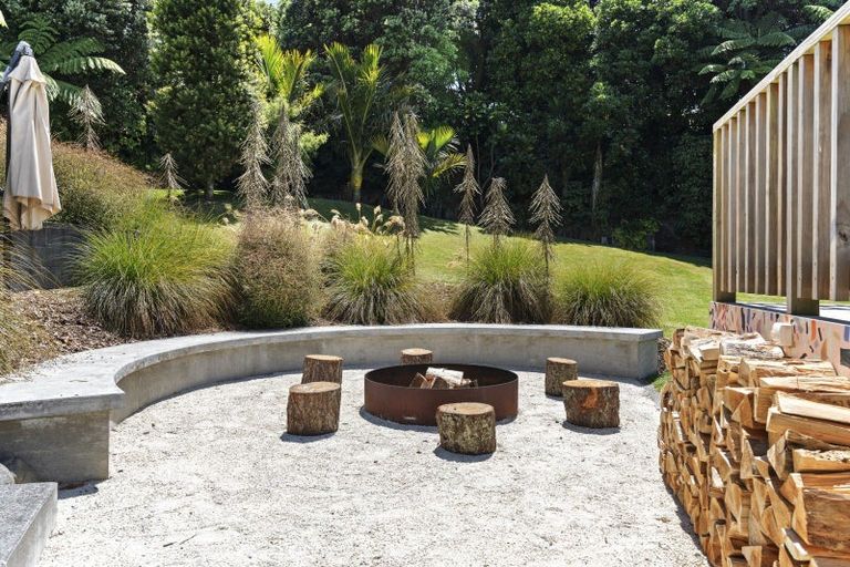 Photo of property in 18-22 Dixon Street, Oakura, 4314