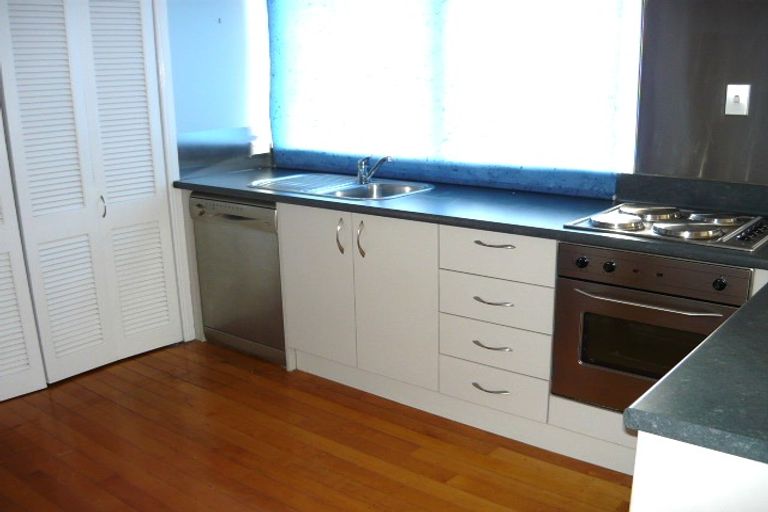 Photo of property in 2/8 Edgewater Drive, Pakuranga, Auckland, 2010