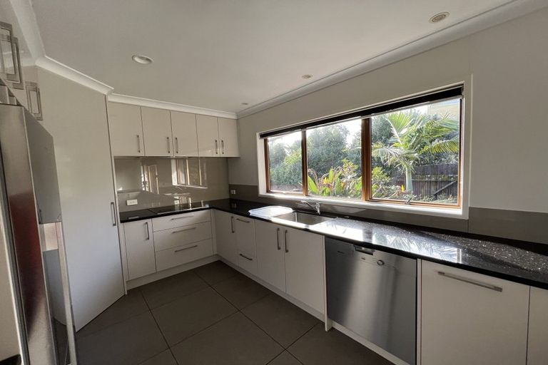 Photo of property in 10 Markham Place, Bucklands Beach, Auckland, 2012