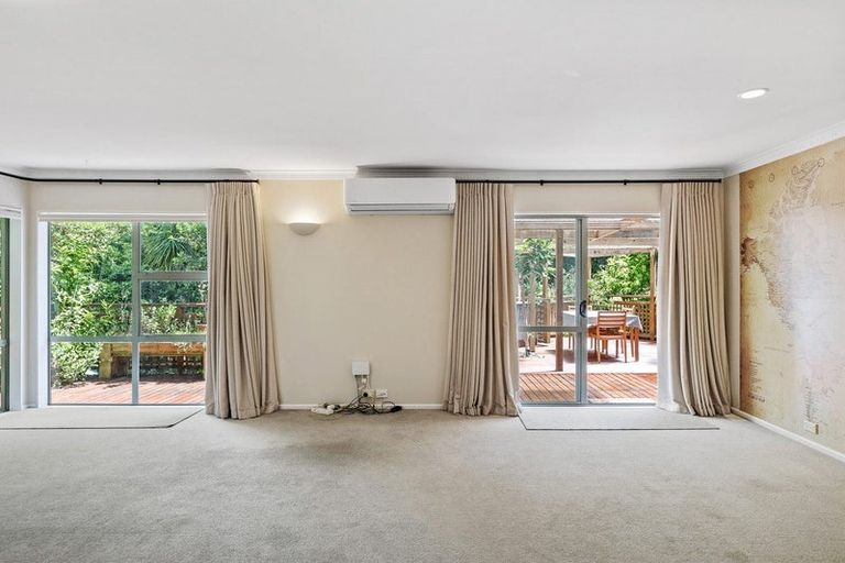 Photo of property in 8a Williams Terrace, Fitzherbert, Palmerston North, 4410